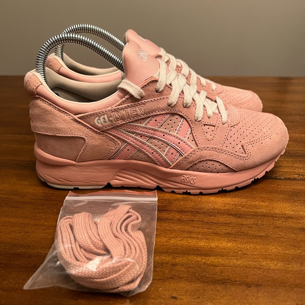 Womens Asics Gel-Lyte V Size 5.5 Peach/Beige Suede